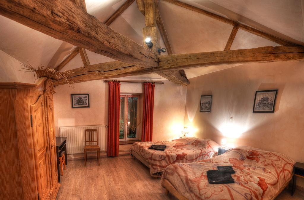 La Ferme Des 3 Suissesses Bed and Breakfast Saint-Paul  Kamer foto