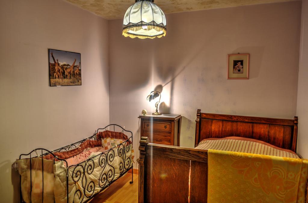 La Ferme Des 3 Suissesses Bed and Breakfast Saint-Paul  Kamer foto