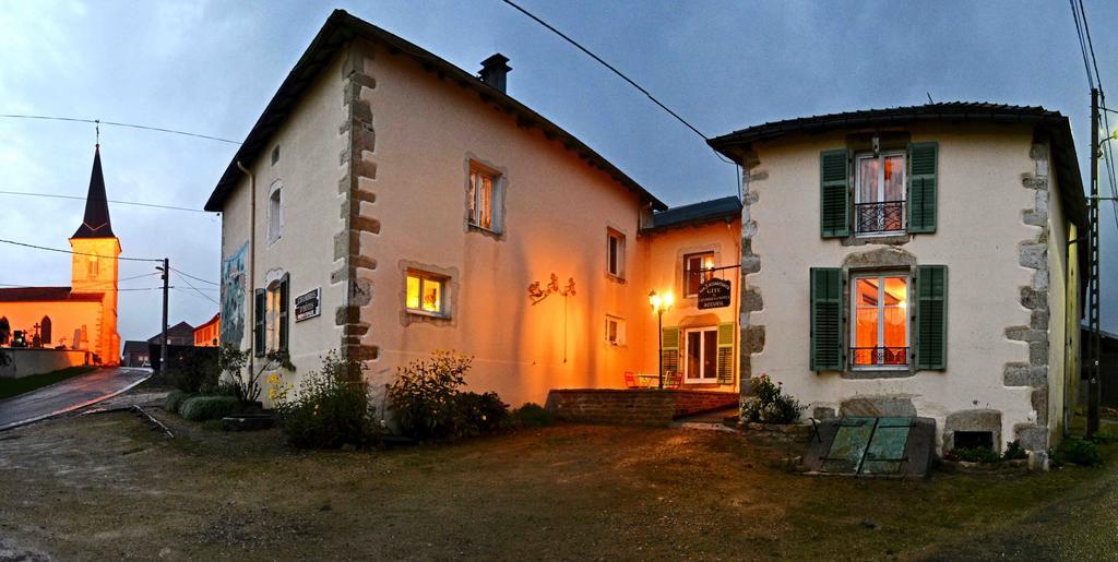 La Ferme Des 3 Suissesses Bed and Breakfast Saint-Paul  Buitenkant foto