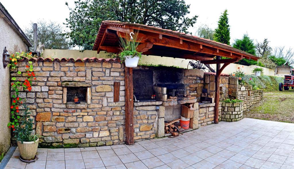 La Ferme Des 3 Suissesses Bed and Breakfast Saint-Paul  Buitenkant foto