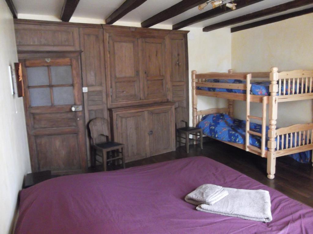La Ferme Des 3 Suissesses Bed and Breakfast Saint-Paul  Kamer foto